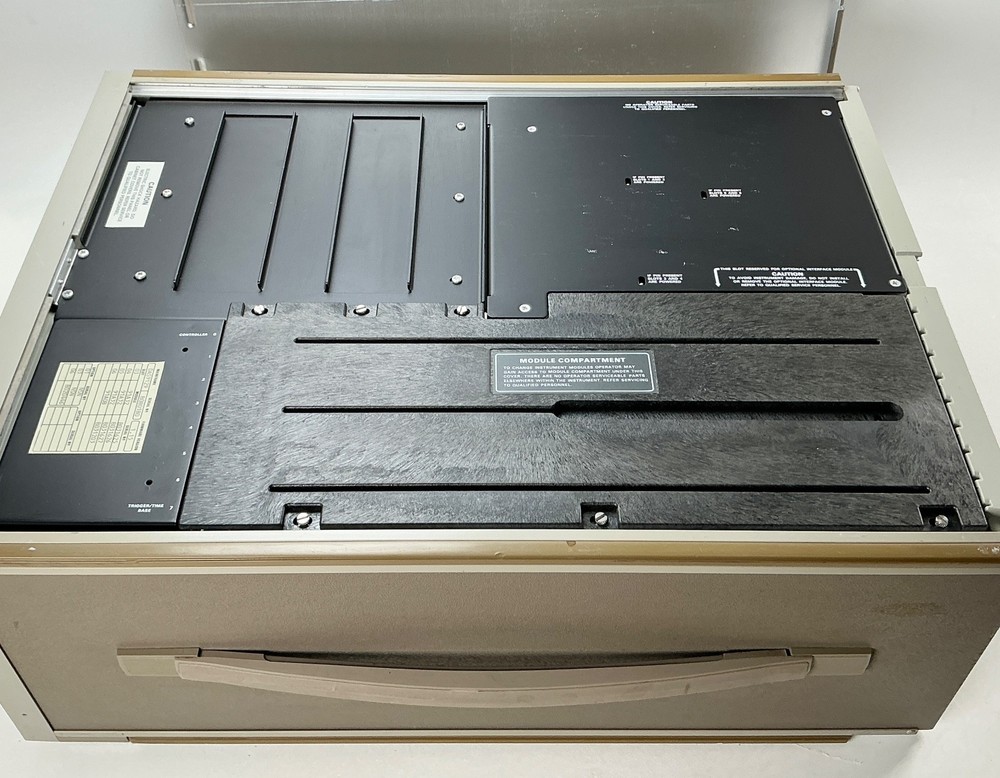 Tektronix DAS 9100 Digital Analysis System Logic Analyzer Mainframe