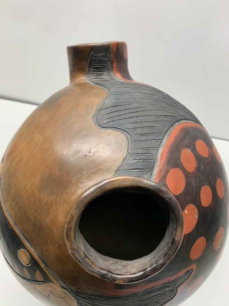 Taller Maximo Inga Pottery Vase