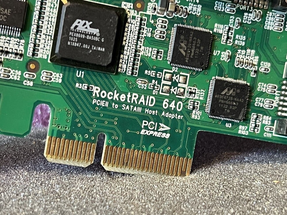 HIGHPOINT ROCKETRAID 640 Array Card 4 Port 6GB/s