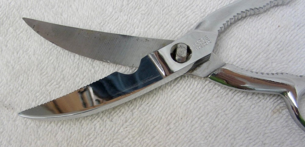 2 MARKS 200 C KITCHEN SHEARS Multi Purpose Scissors Nut Cracker w/ Case Italy