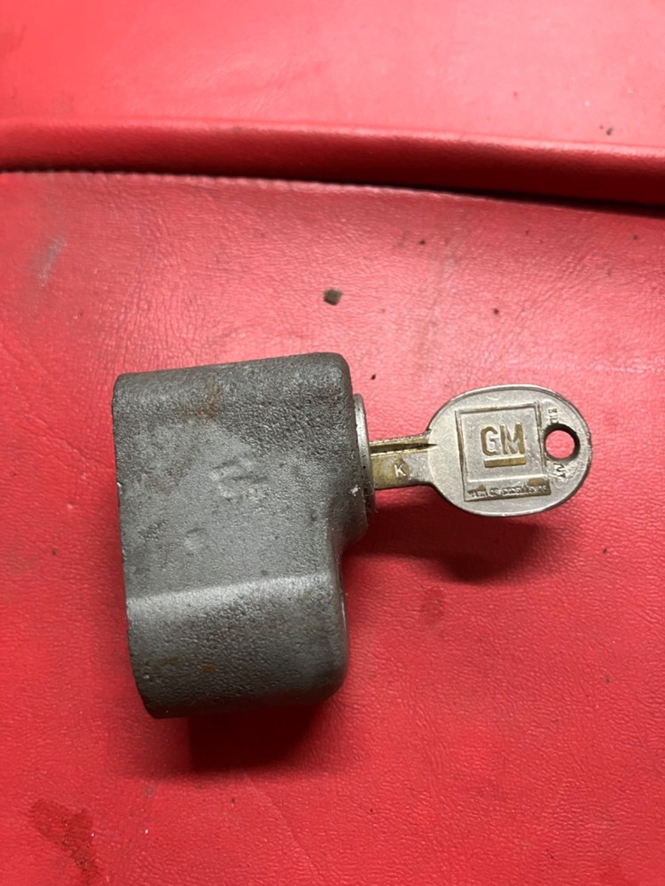 Corvette C3 spare wheel tub lock