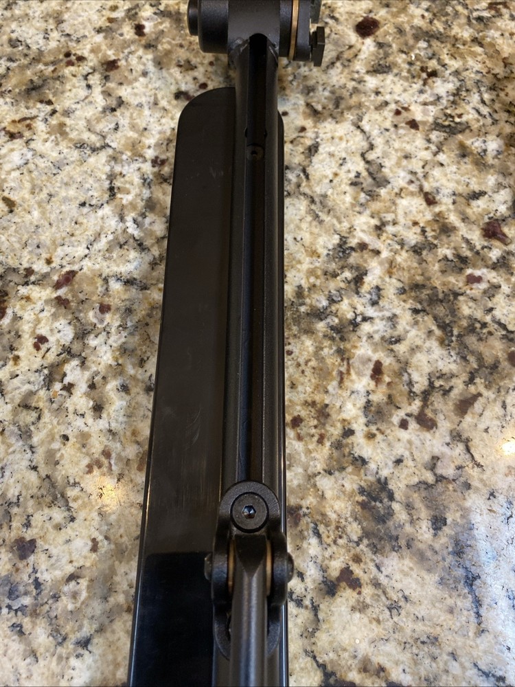 Quantum Q6 Edge REMOVABLE ARM REST .2 MILES ON UNIT