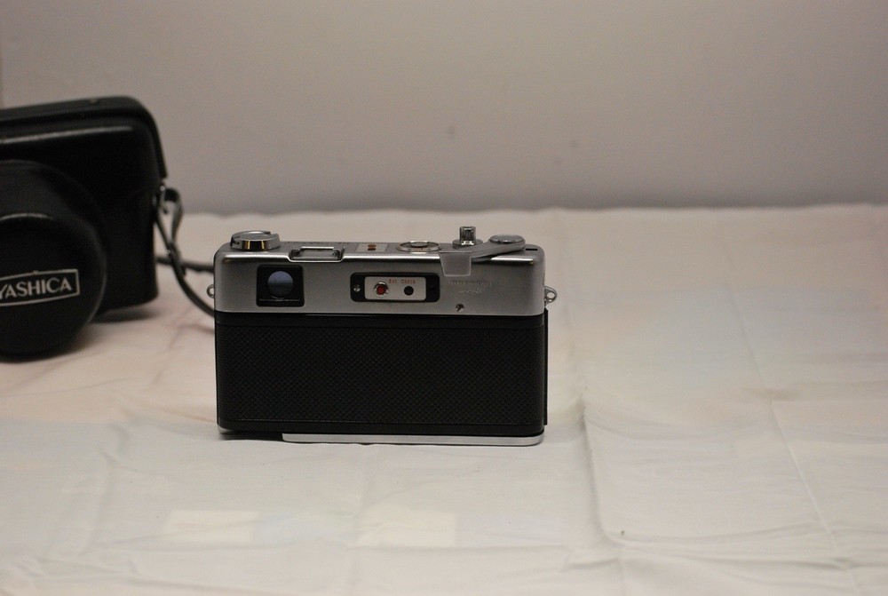 Yashica Electro 35 Vintage Rangefinder Camera Black Silver with Case