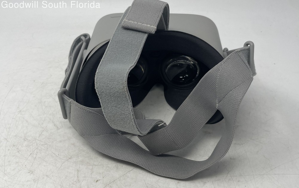 Oculus Gray Classic Adjustable Straps Virtual Reality Headset Not Tested