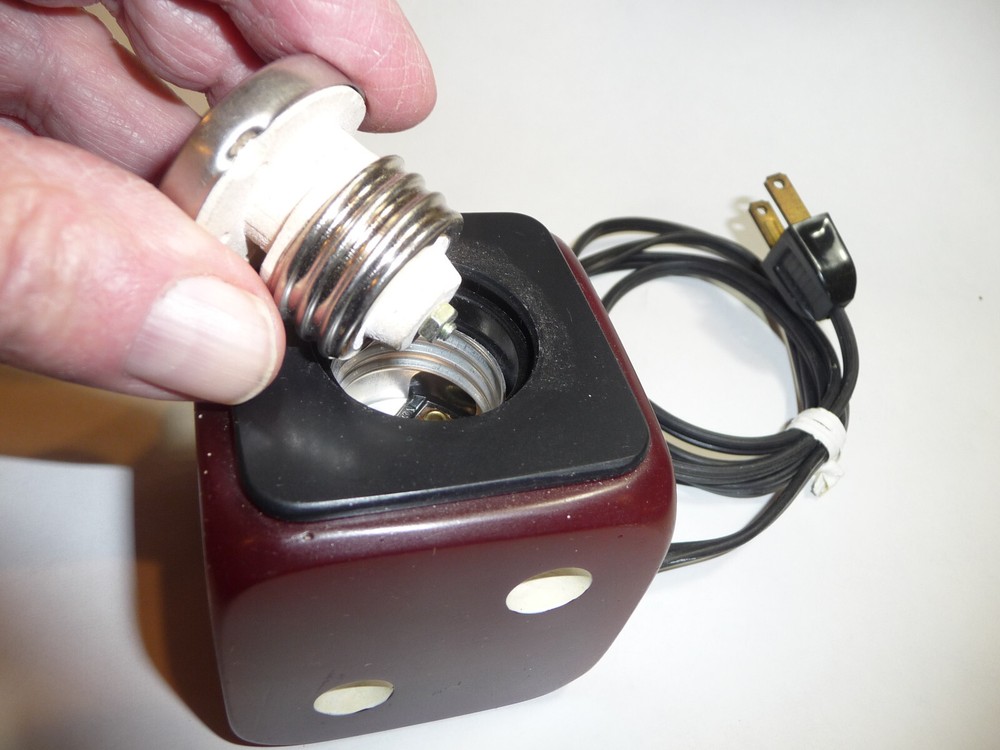 Red Die Electric Cigar Table Lighter