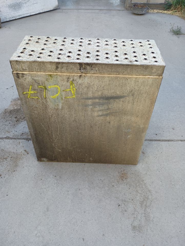 Semi Truck Storage Box 20X24X26 (12149052