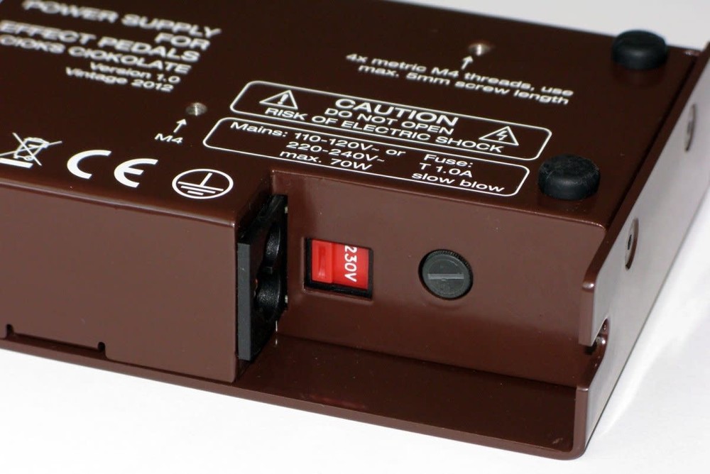 Cioks C16 Ciokolate Isolated DC & AC 16-Output Power Supply w/ 4 Patch Cables