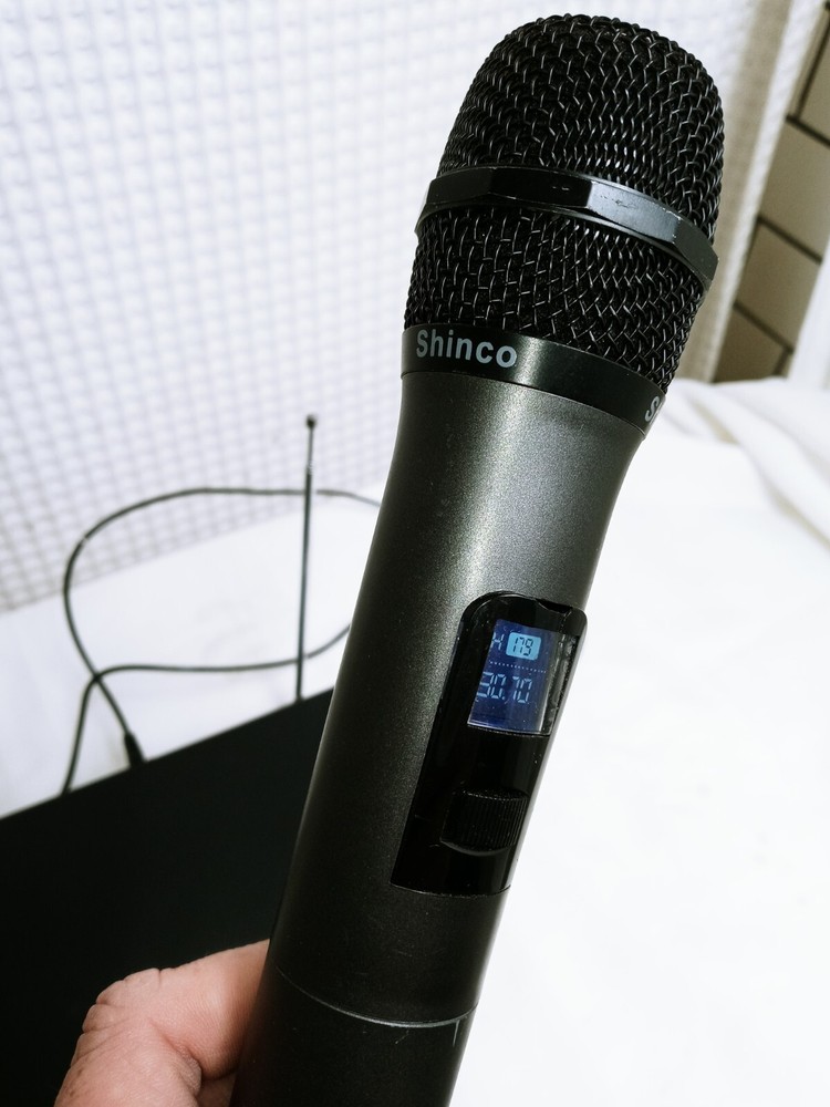 SHINCO S2600 WIRELESS MICROPHONE AND RECEIVER