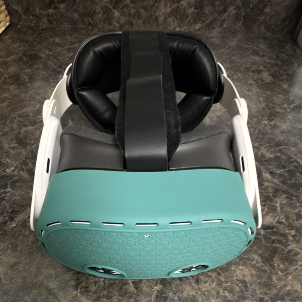 Meta Quest 3s VR Headset Bundle with Controllers, Carrying Case, and Link Cable