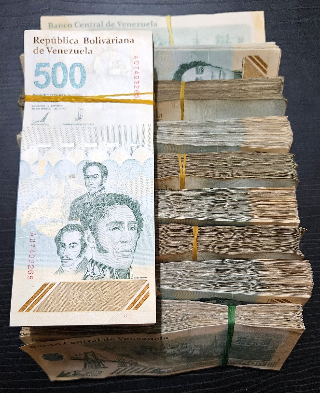 1/2 BUNDLE (50 PCS) 500 BOLIVARES DIGITALES 2023 2024 VENEZUELA USED PICK# 121