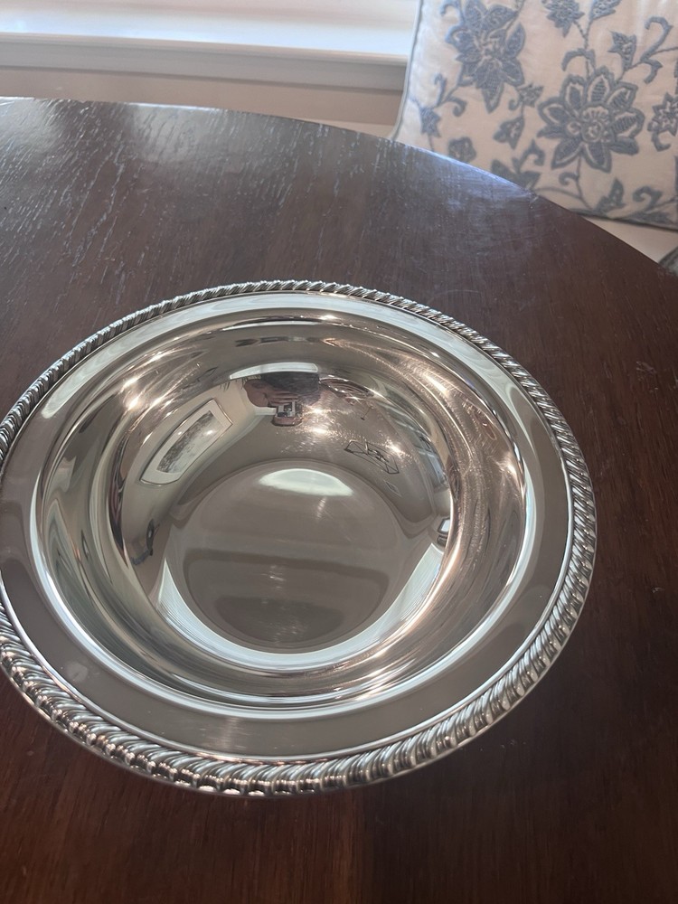 Leonard Italy Silverplate Covered Serving Bowl w/ Lid 11” Ornate Rim