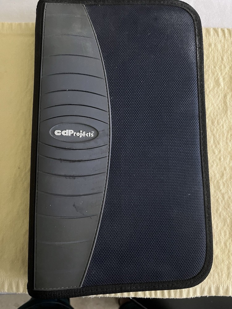 CDProjects CD Carrying. Case, Zippered, 68 CD Capacity