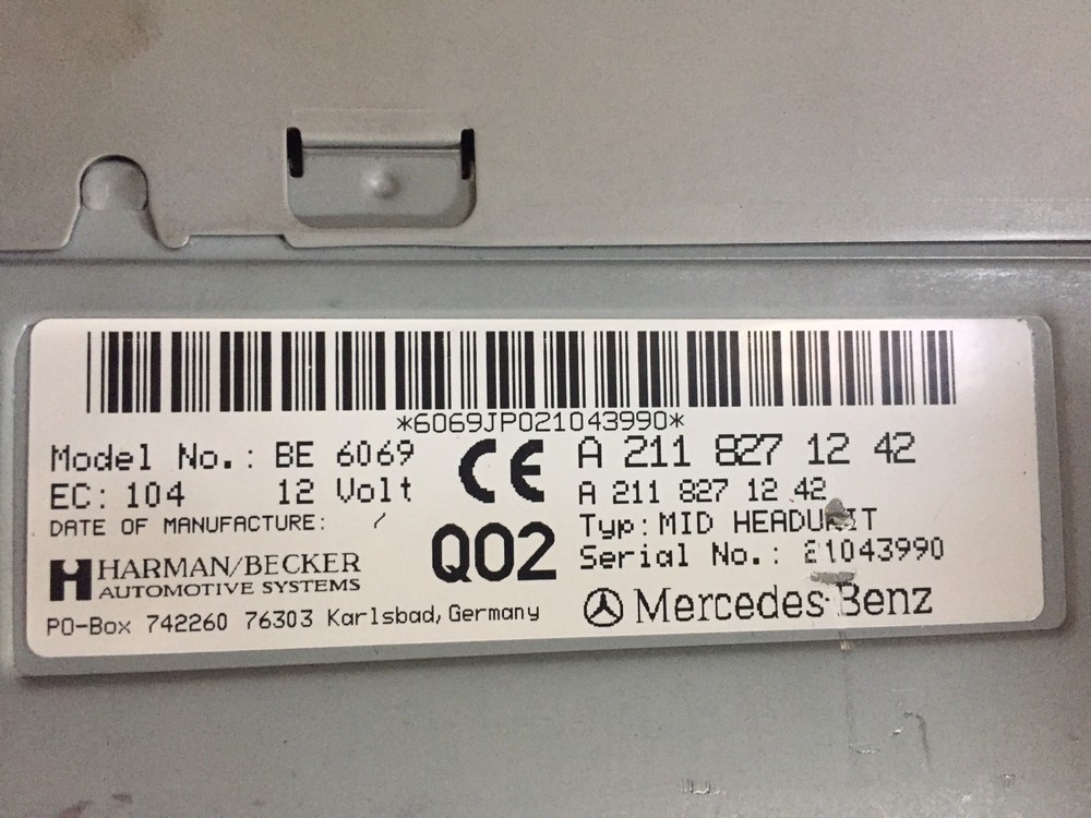03-06 Mercedes E320 E500 E55 E350 Command unit Display Radio Stereo 2118271242