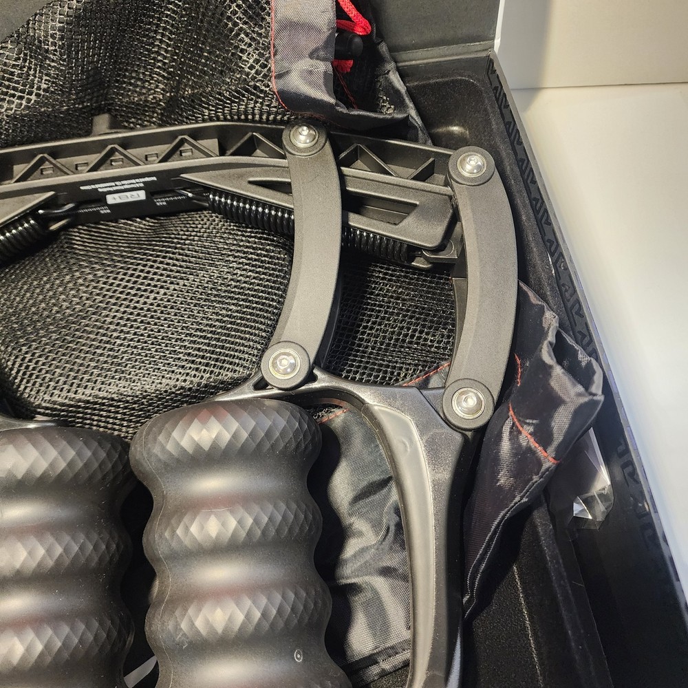 R8 Plus Deep Tissue Massager - Carbon Black