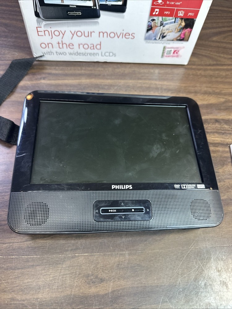 Philips PD9012M/37 9" LCD Portable DVD Player, Does Not Include Second Screen