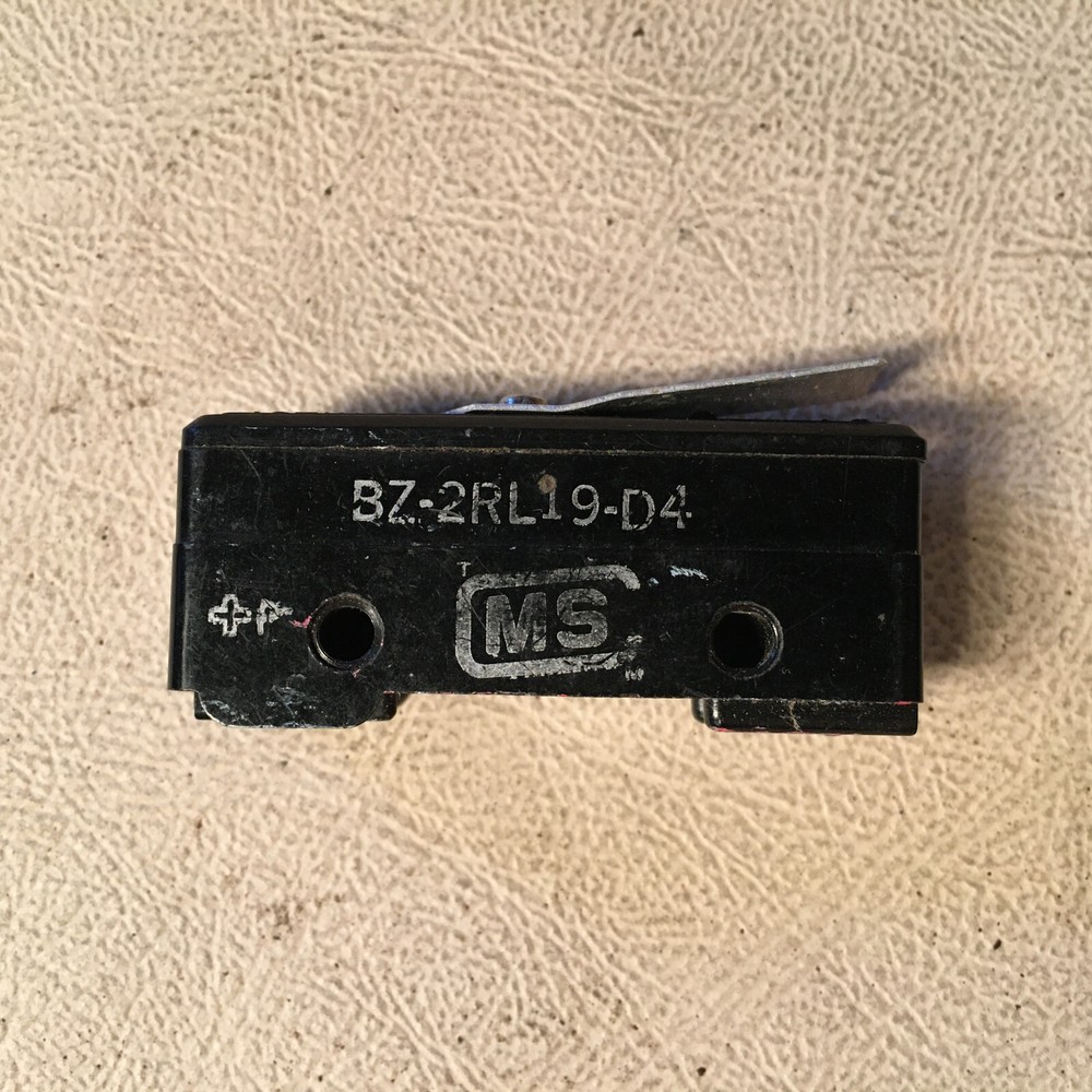 Und Lab Microswitch BZ-2RL19-D4, NOS