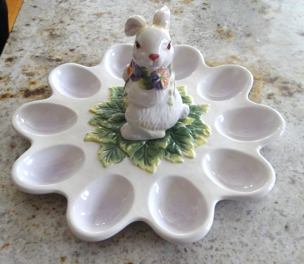 EUC THE BUNNY COLLECTION by CornerRUBY CERAMIC EASTER RABBIT DEVILED EGG DISH