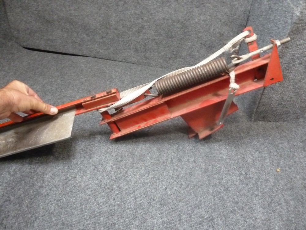 Vintage Red Devil Clay Pigeon Thrower,model a