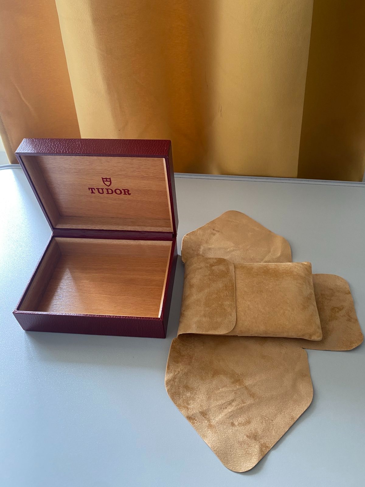 Vintage Tudor Prince Oysterdate Watch Box. Tudor watch box 94 00 1