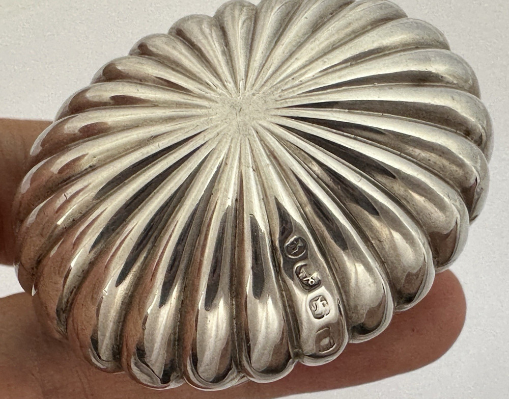 Victorian Solid Silver Snuff Box c.1890