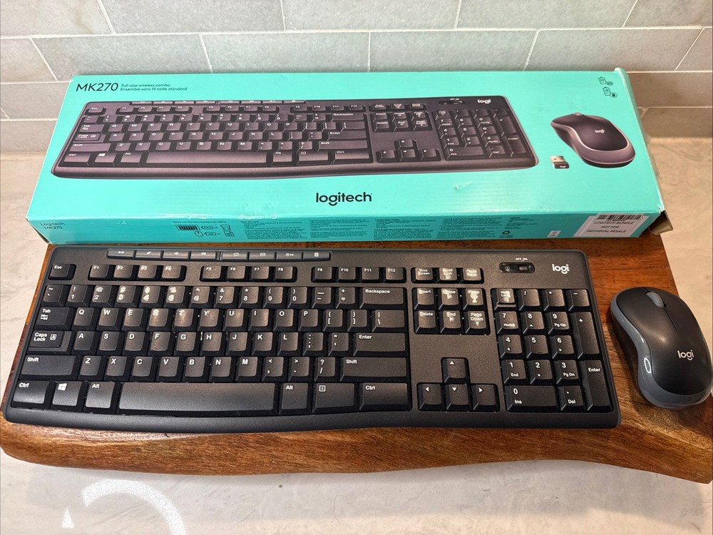 Logitech MK270 Wireless Keyboard & Wireless Mouse Combo
