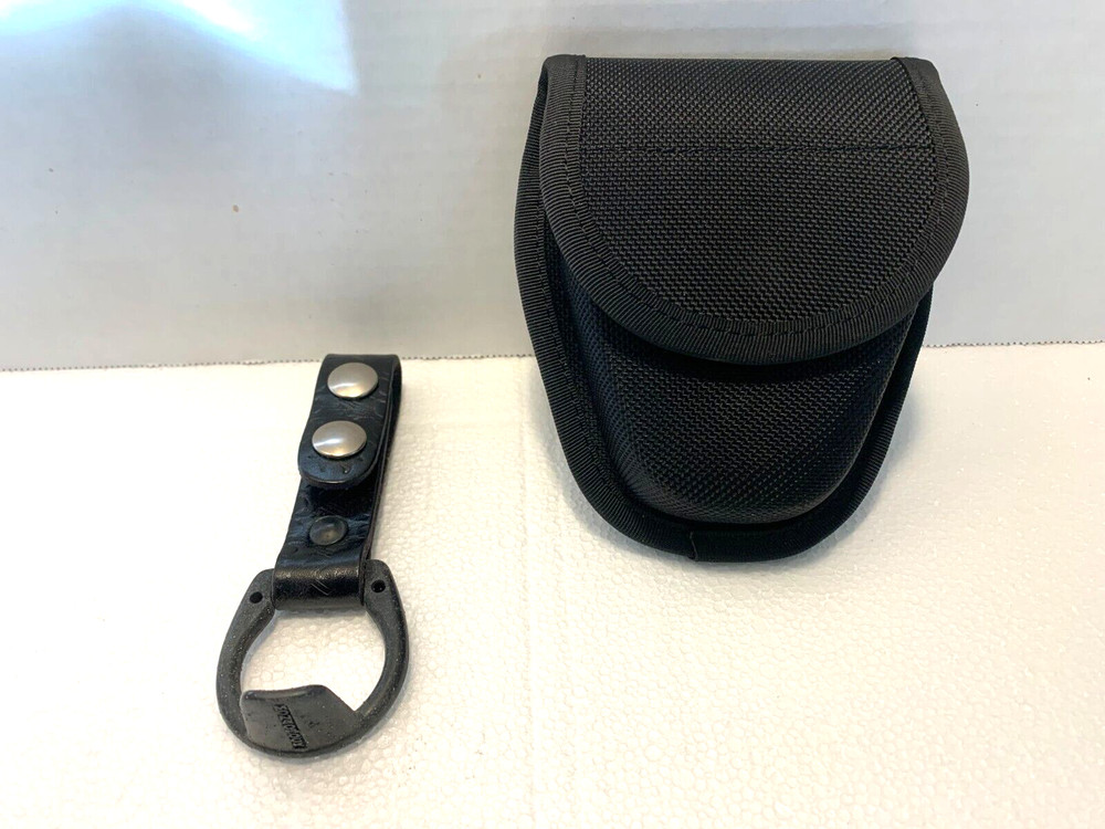 Handcuff combo Robotactical Double Handcuff Case and Monandock Handcuff  strap
