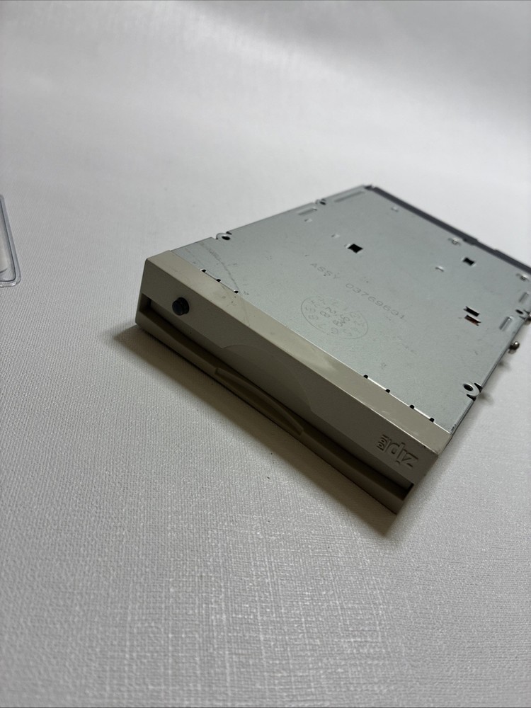 Iomega Z100ATAPI Zip 100 Internal 3.5" Drive