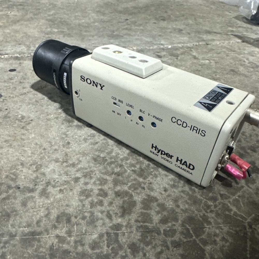 Sony SPT-M104A Hyper HAD Black & White Video Security Camera CCD-IRIS