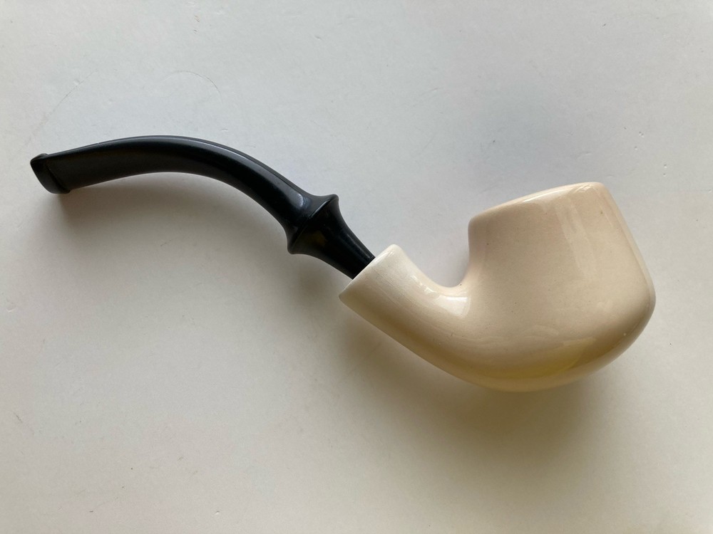 Vintage Old Mokem Porcelain Pipe