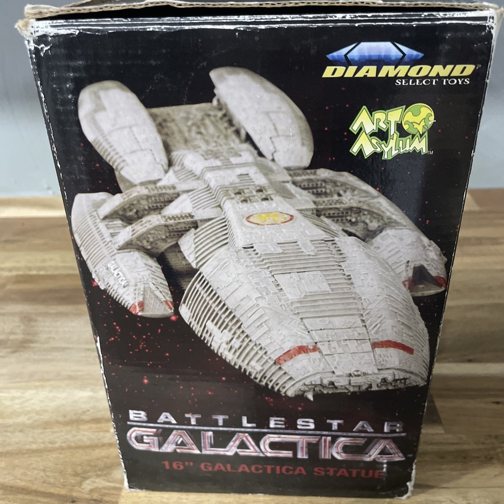 Battlestar Galactica Ship Statue Art Asylum Diamond Select 1907/2003