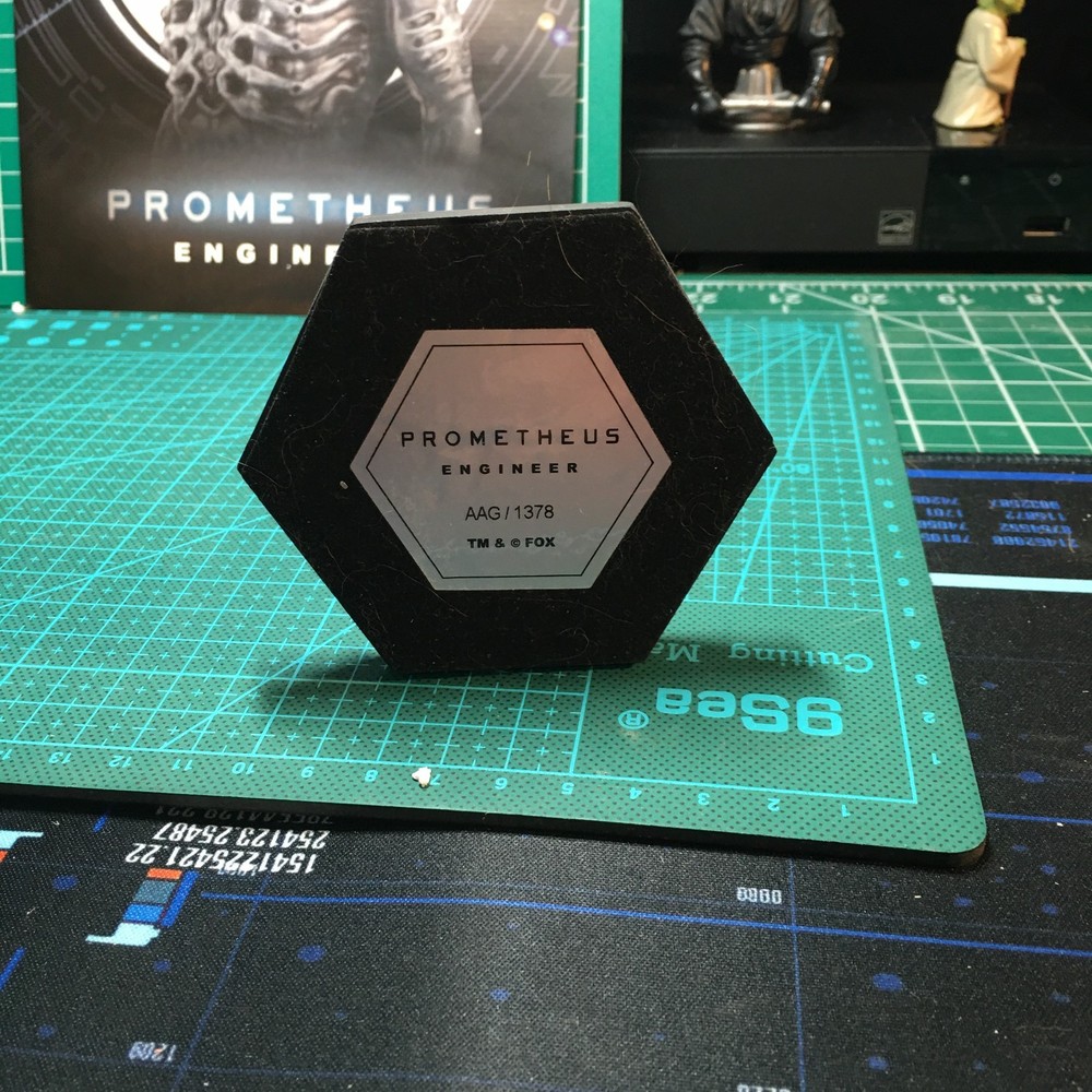 Eaglemoss aliens #14 "Engineer" in box with leaflet, in US