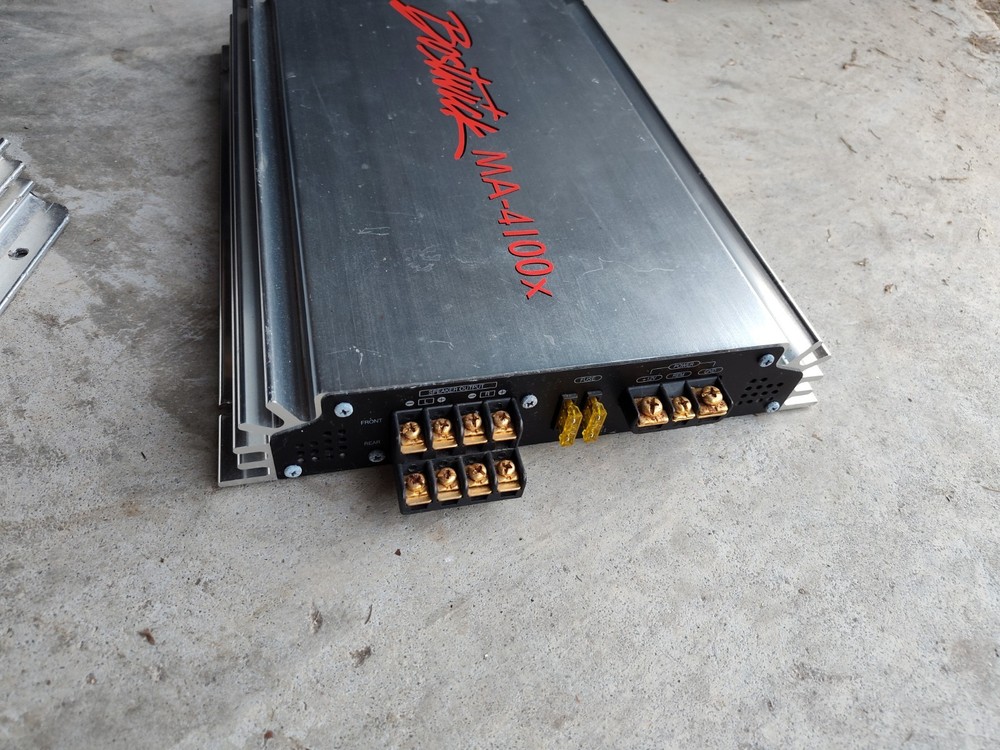 RARE, OLD SCHOOL Bostwick MA-4100x, 400 watt, 4ch, class A/B, SQL Amplifier.