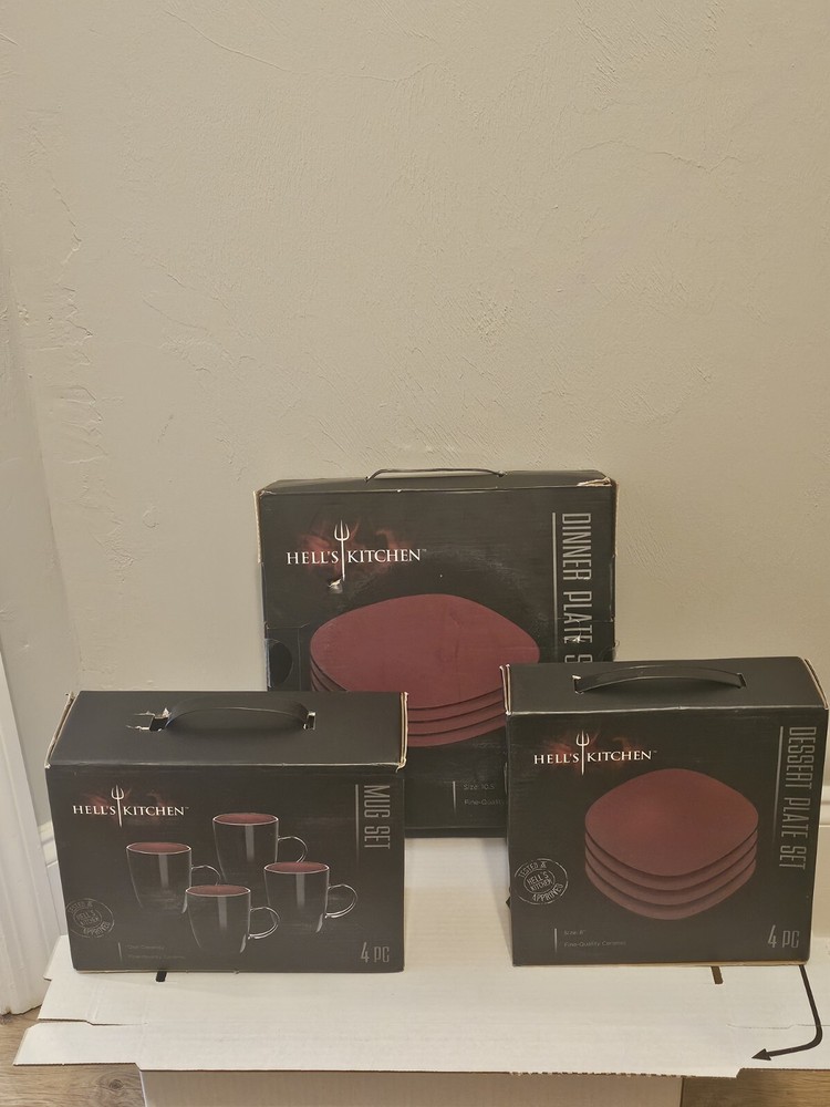Hell Kitchen 12 Piece Set - 4 Dinner Plate - 4 Dessert Plate - 4 Mugs