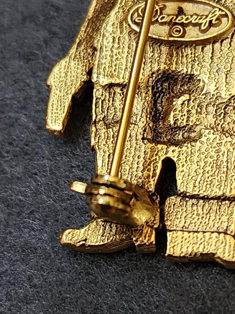 DANECRAFT SANTA WITH BELL PIN