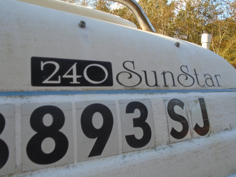 Splendor 240 SunStar Front Walk-Thru Windshield, This single piece only