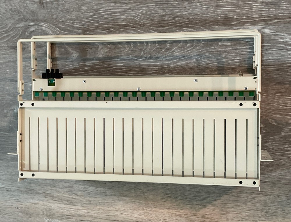 ADC DSX4U-V4C 24-bay Chassis