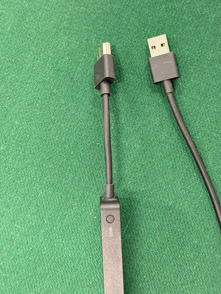 Microsoft 4K Wireless Display Adapter Model 1942 UTH-00001