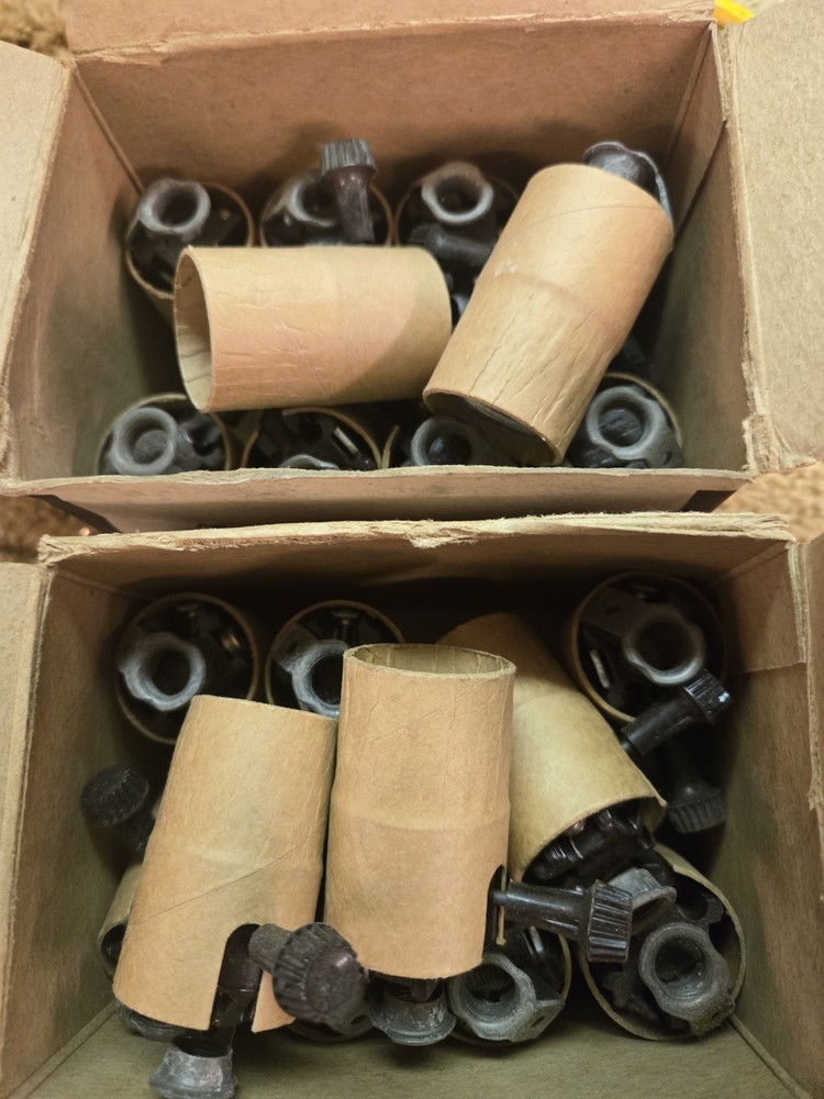 Leviton 20 Socket New Old Stock 7098