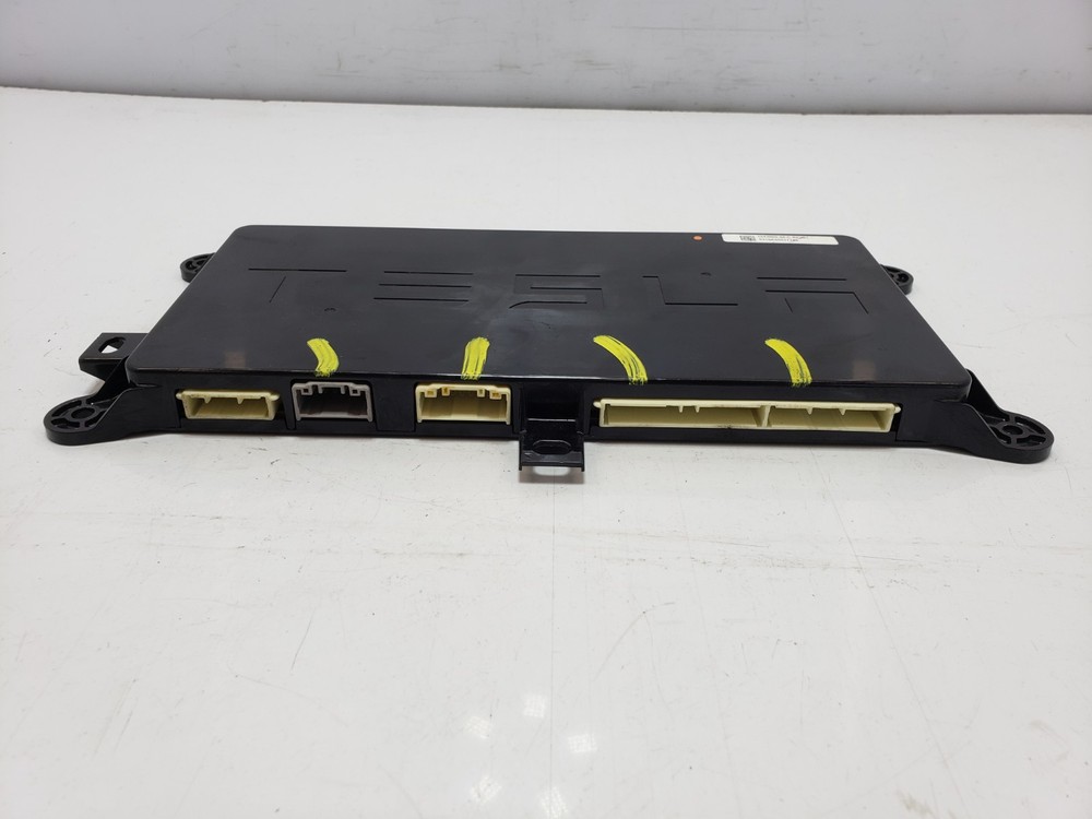 ✅ 2016-2020 OEM Tesla Model X Rear Chassis Body Control Module BCM Computer