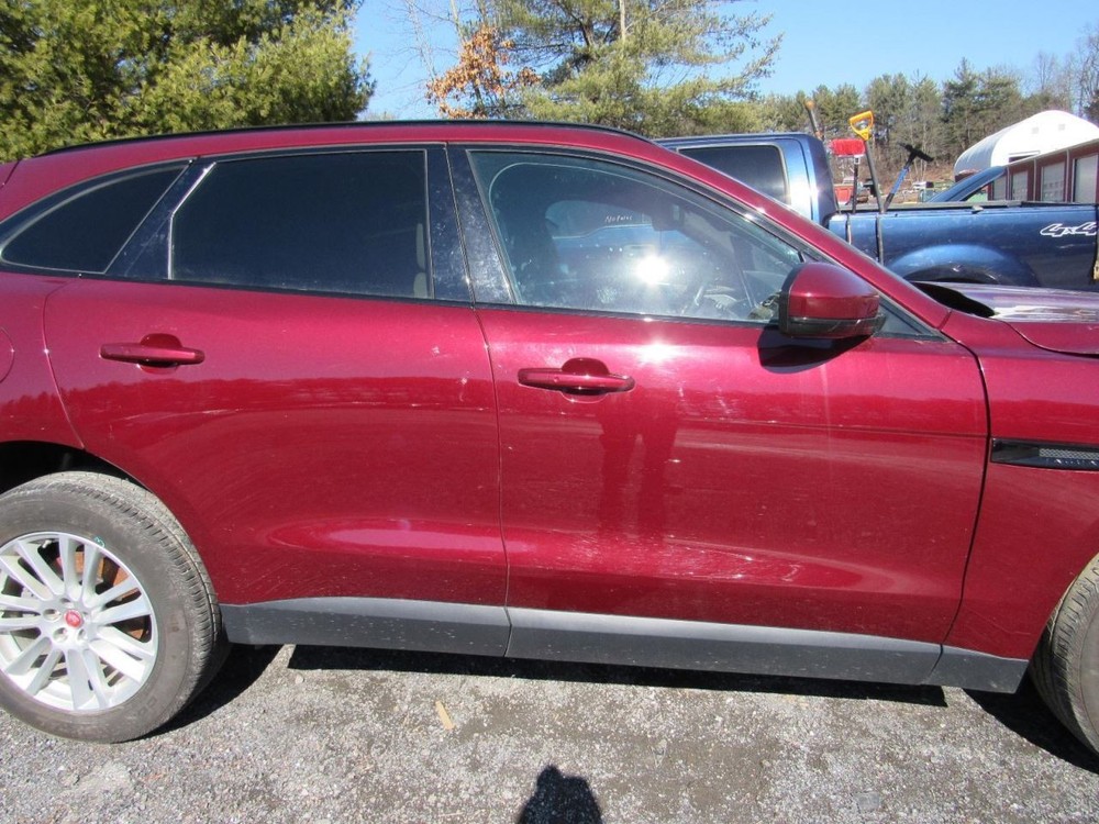 F-PACE 2017 Glove Box 1026764