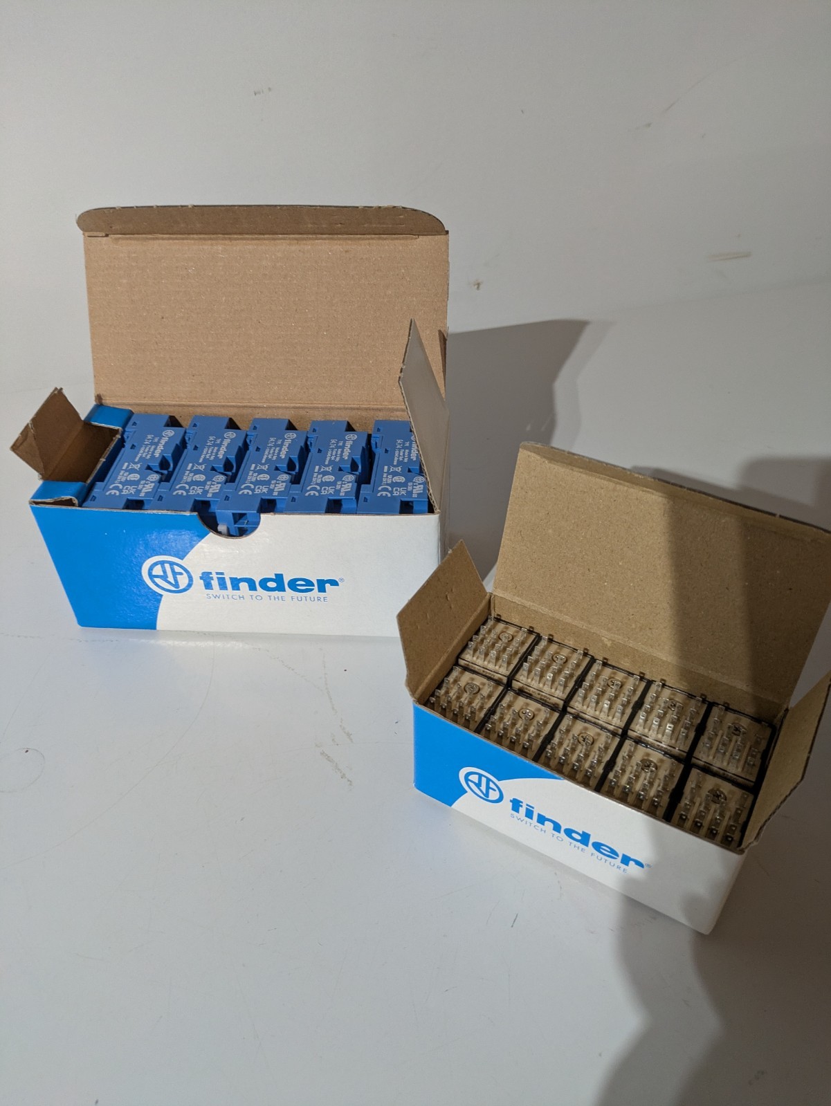 QTY 10- 24VDC Relay with Socket 4pole DPDT ; Finder 94.74 And 55.34.9.024.0094