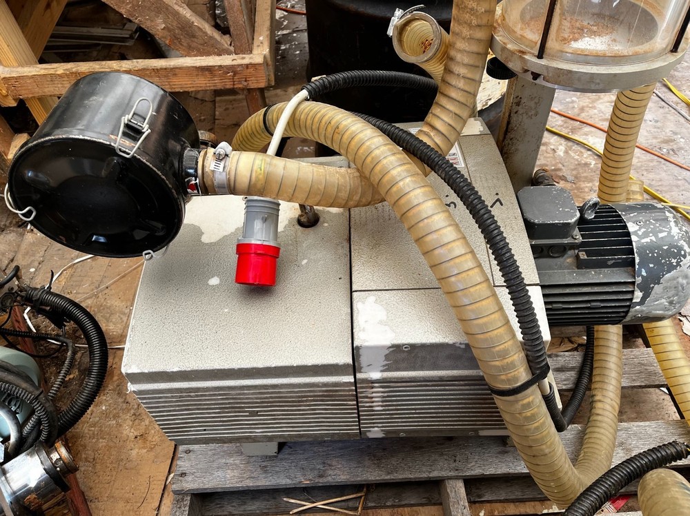 (2) Becker KVT 3.1 vacuum pumps