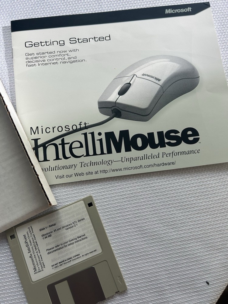 Microsoft IntelliMouse, DB9/PS/2 Version, Two Buttons Plus Dial-In Button