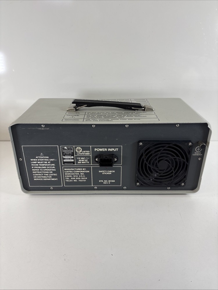 LUXTEC FIBEROPTICS HIGH INTENSITY XENON 1900 LIGHT SOURCE