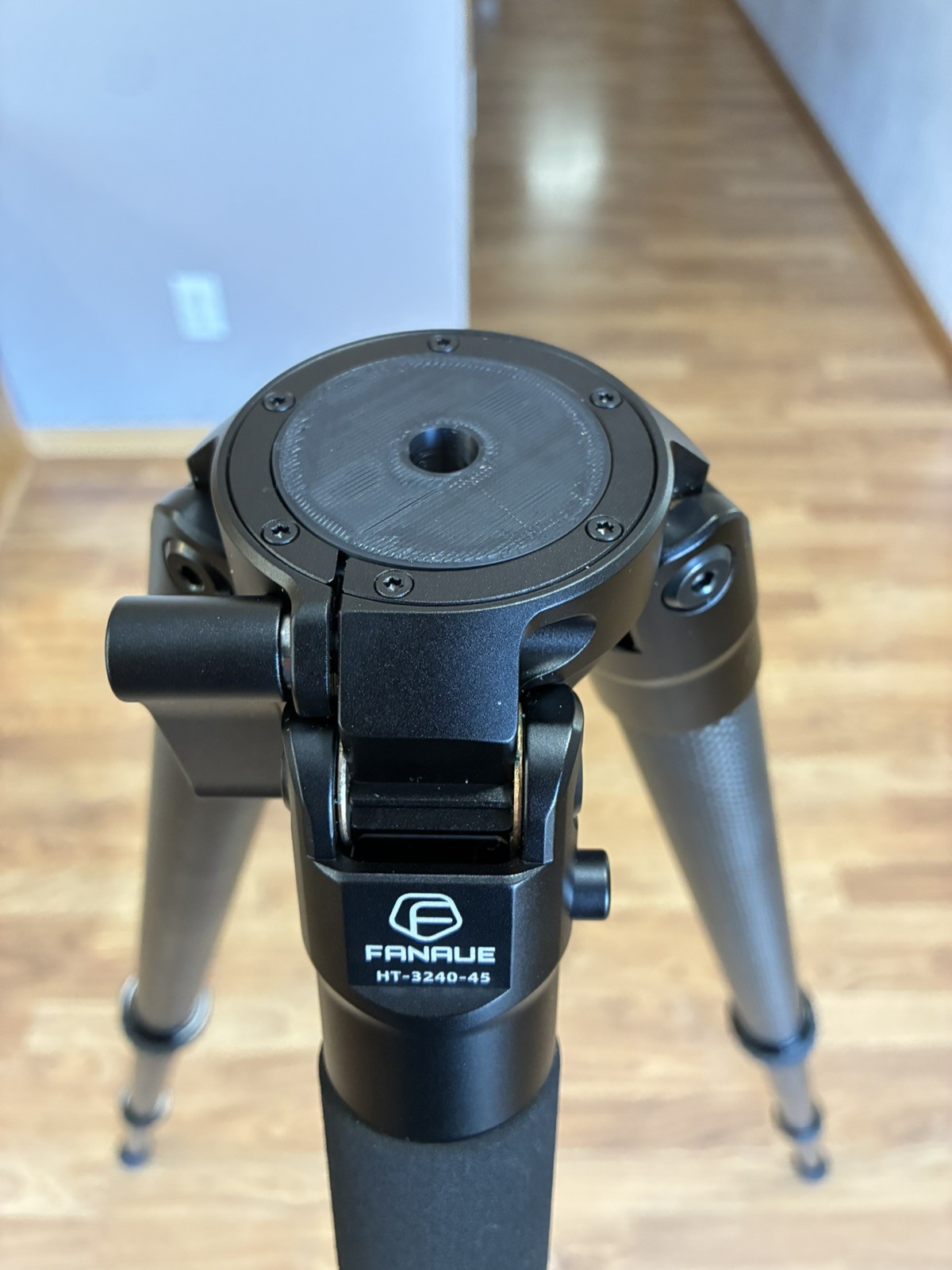 Fanaue Carbon Fiber Tripod HT-3240-45 ballhead conversion 3/8 stud adapter plate