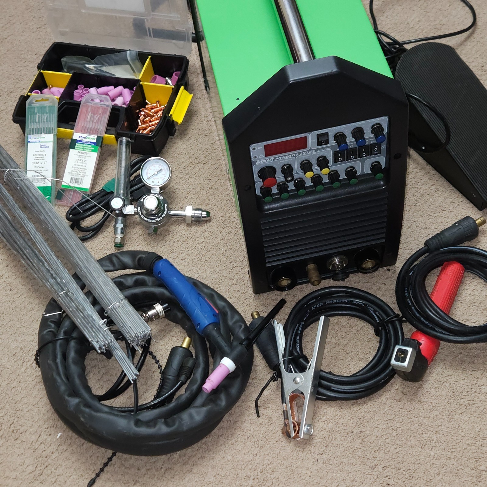 NEW/NEVER USED - Everlast PowerTIG 250EX 250AMP AC/DC TIG STICK PULSE WELDER alu