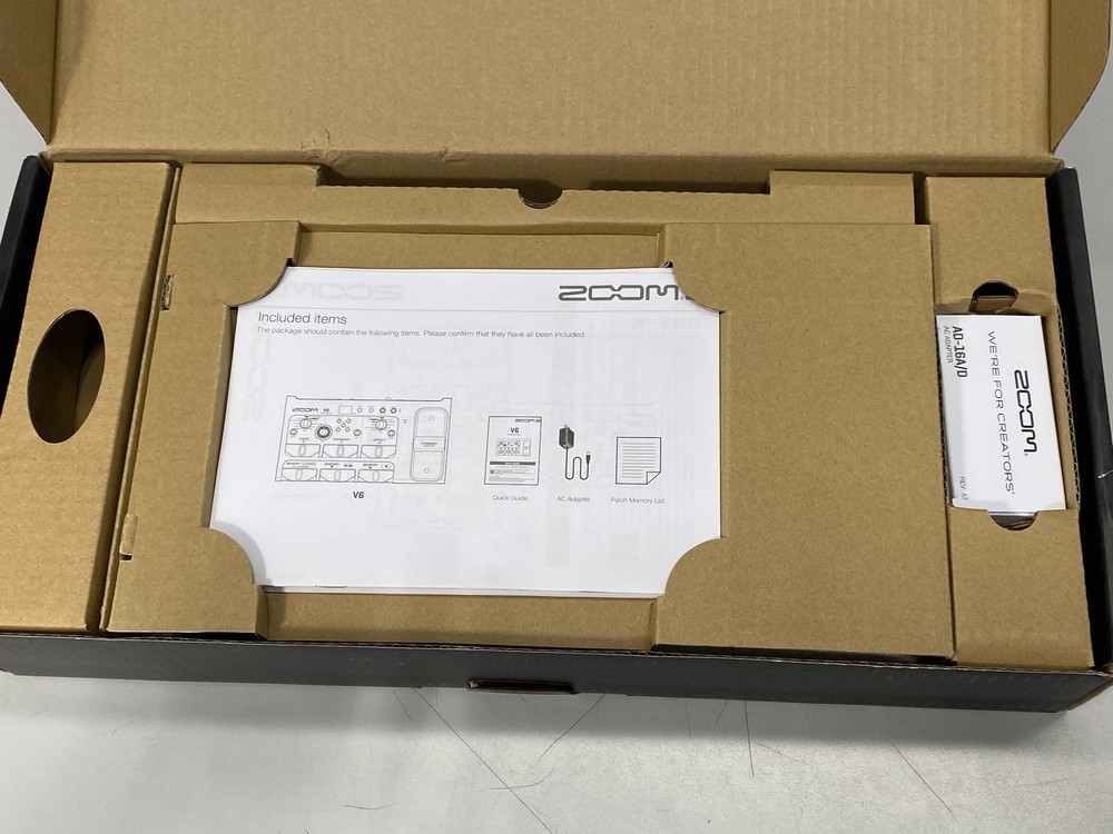 Zoom V6-SP Vocal Processor Pedal Effects - Black