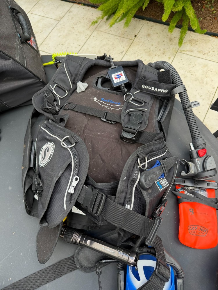 SCUBA PRO scuba diving gear