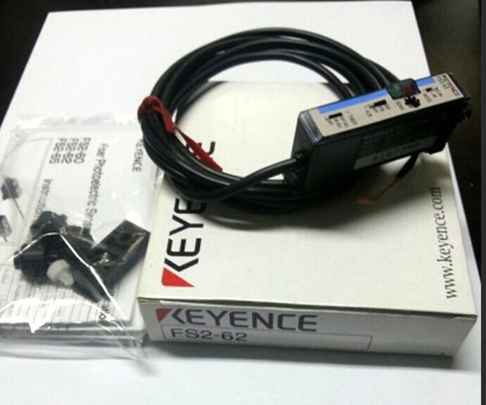 KEYENCE FS2-62 Optical Fibre Sensor New✦KD