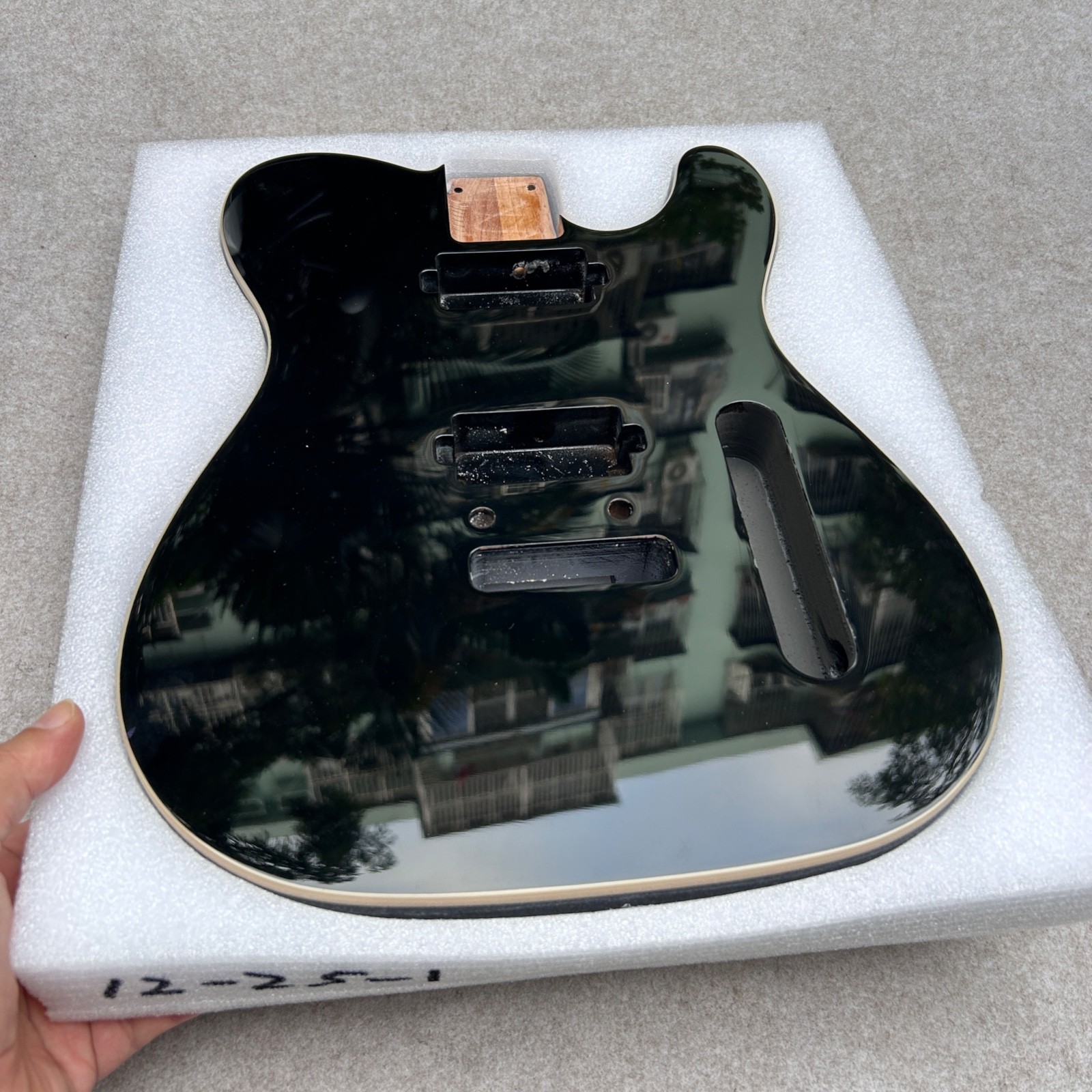 Guitar Body Tele Alder wood HH black 4.95 LBS Tremolo Bridge